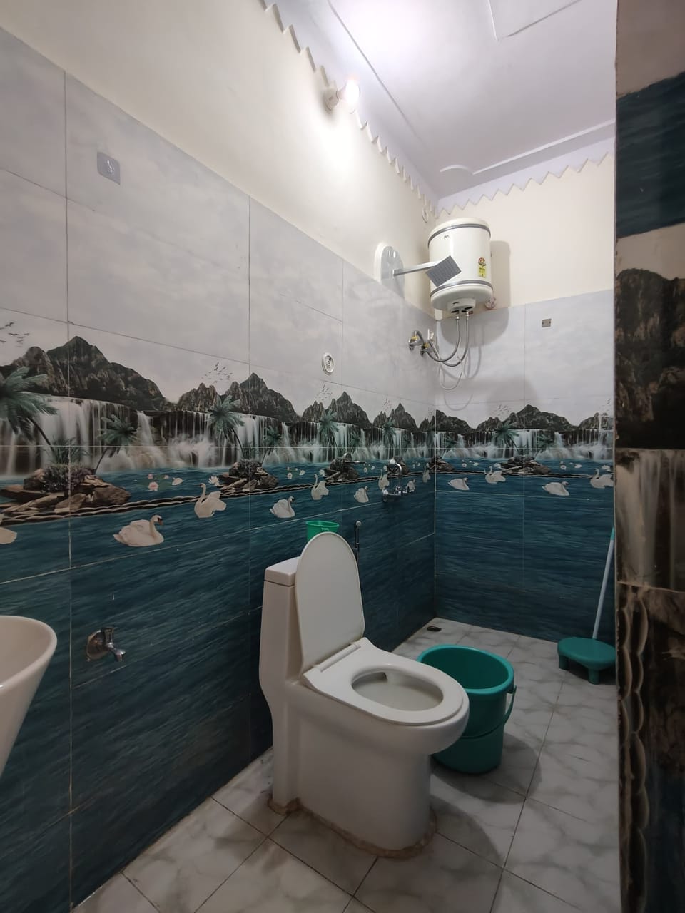 Triple Room | Bathroom | Shower, slippers, towels, soap