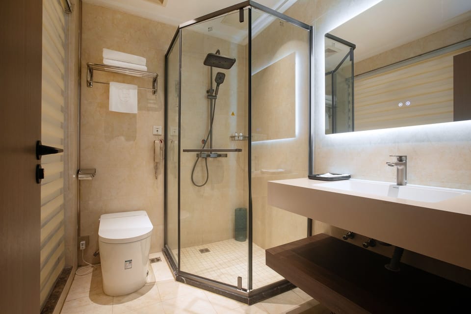 Business Double Room, Canal View | Premium bedding, down comforters, individually decorated