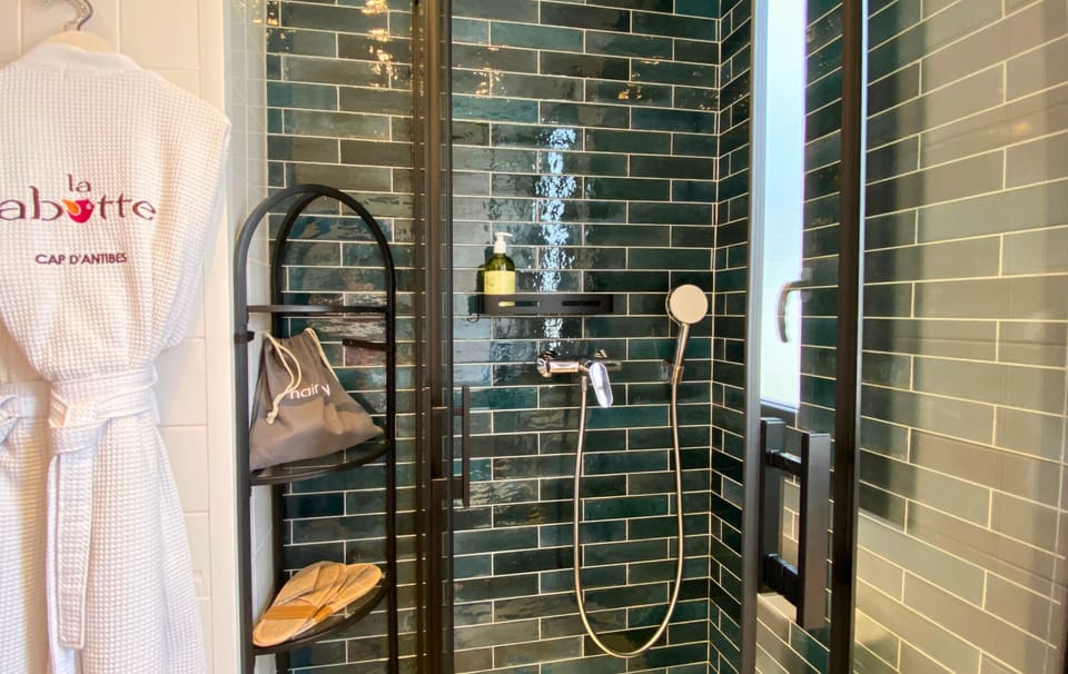 Comfort Double Room | Bathroom | Bathrobes, slippers