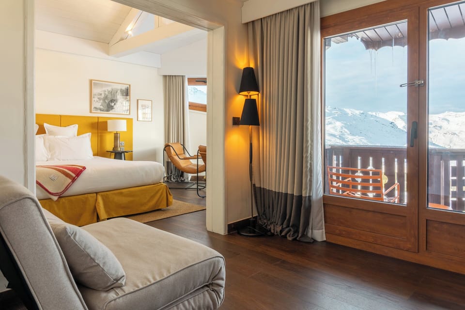 Suite | In-room safe, soundproofing, free WiFi, bed sheets