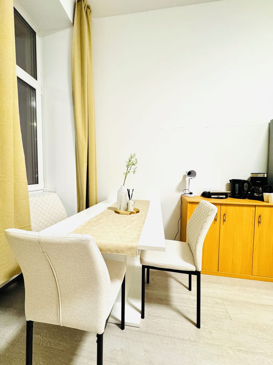 Basic Apartment | Private kitchen | Fridge, stovetop, cookware/dishes/utensils