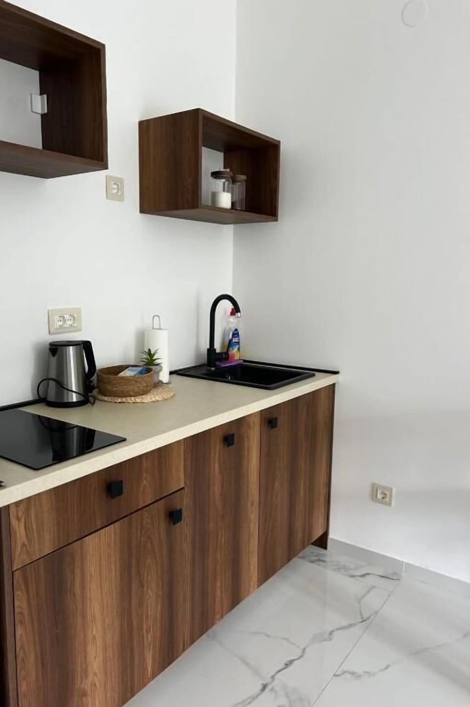 Standard Studio, Balcony, Sea View | Private kitchen | Electric kettle