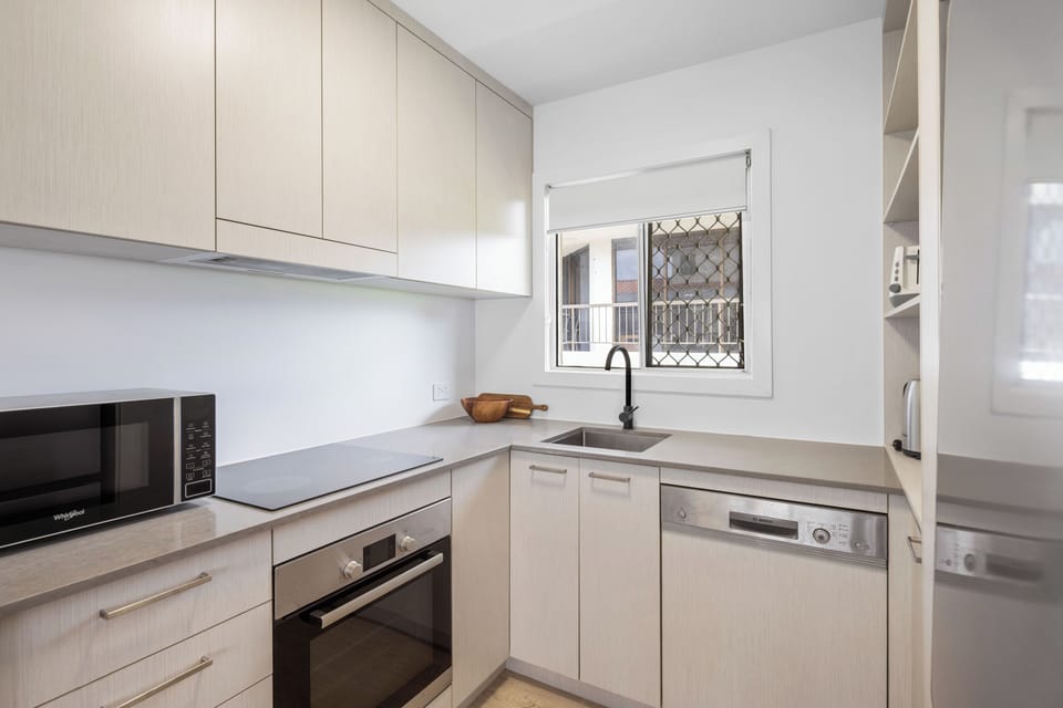 Apartment, 2 Bedrooms, Balcony | Private kitchen