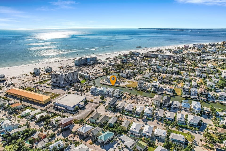 House, 4 Bedrooms | Aerial view