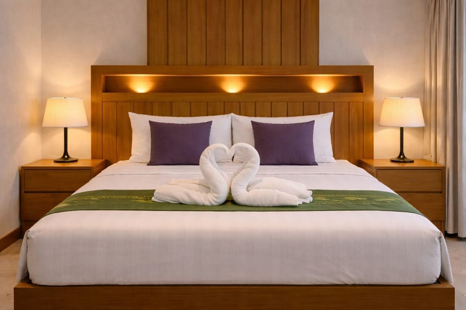 Superior Double Room, Courtyard View | Hypo-allergenic bedding, in-room safe, desk, laptop workspace