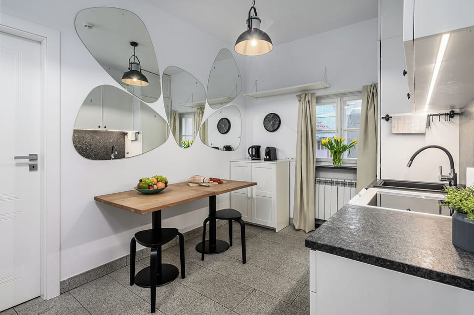 Classic Apartment, City View | Private kitchen | Fridge, oven, stovetop, espresso maker