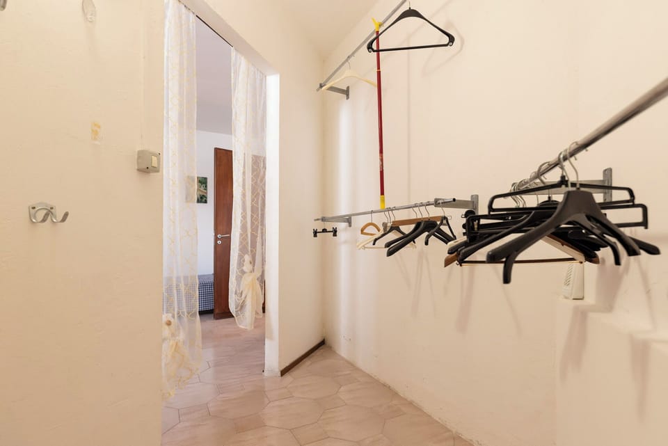 Apartment | Iron/ironing board