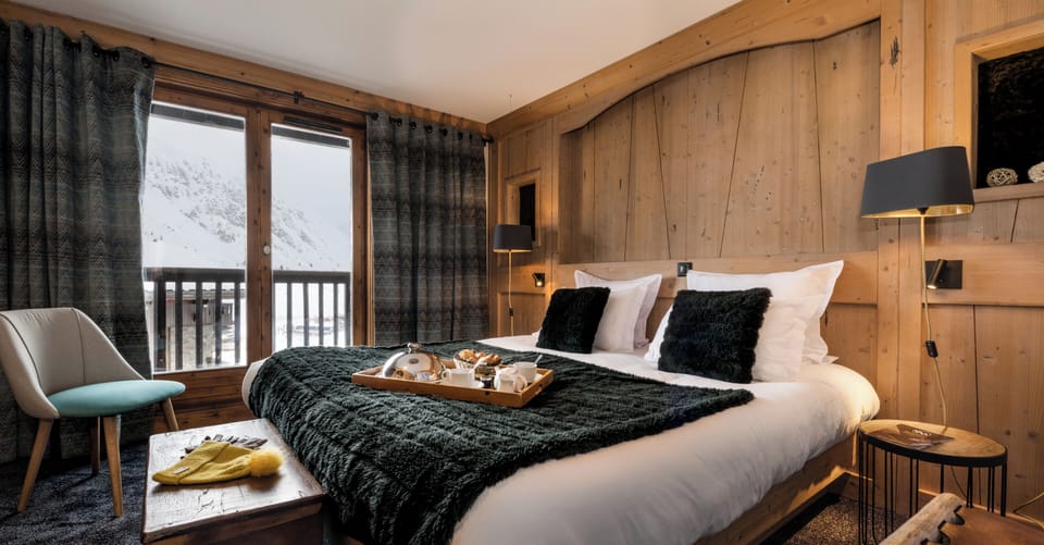 Premium bedding, in-room safe, soundproofing, free WiFi