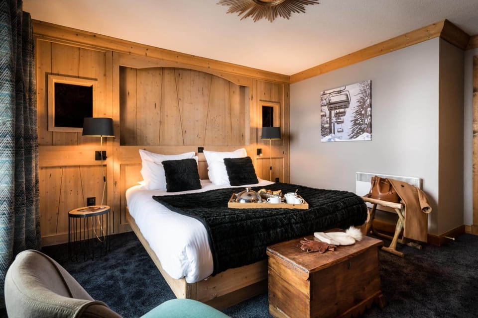 Premium bedding, in-room safe, soundproofing, free WiFi