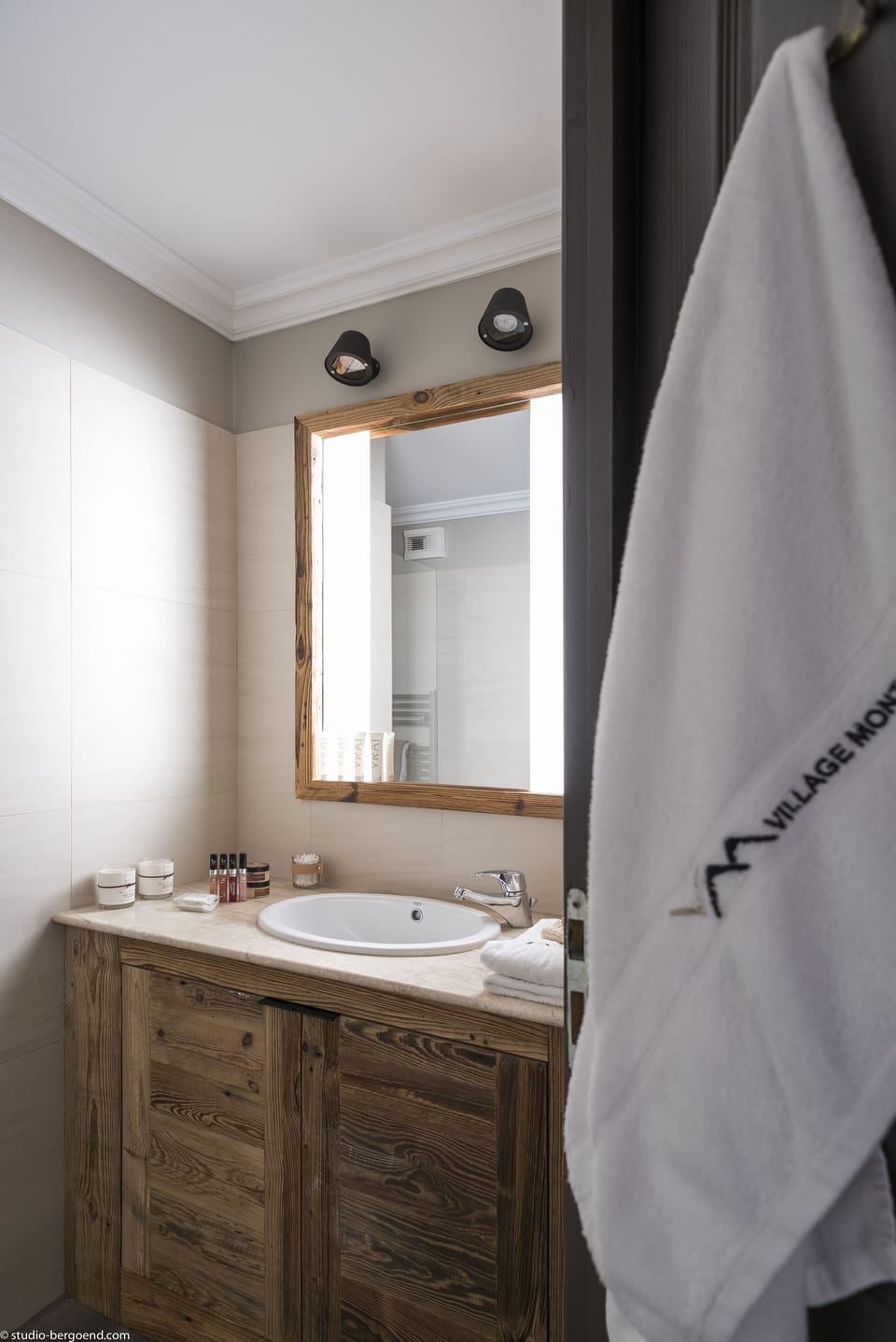 Shower, free toiletries, hair dryer, bathrobes