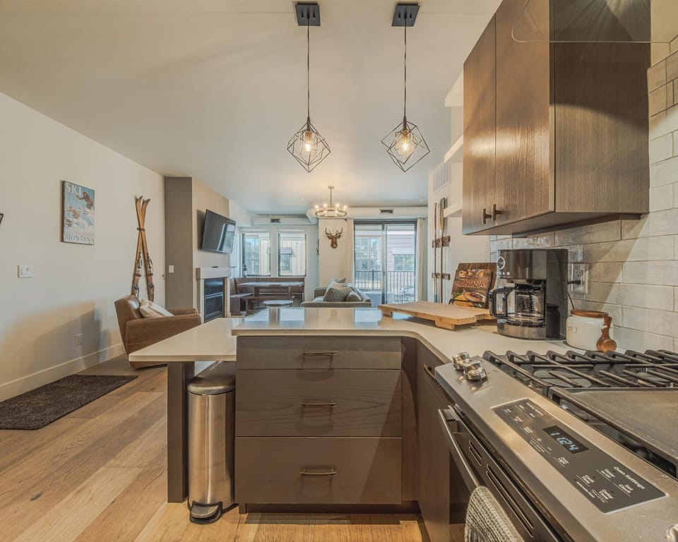 Condo, Multiple Beds, Balcony, Mountain View (Whitefish Loft) | Private kitchen