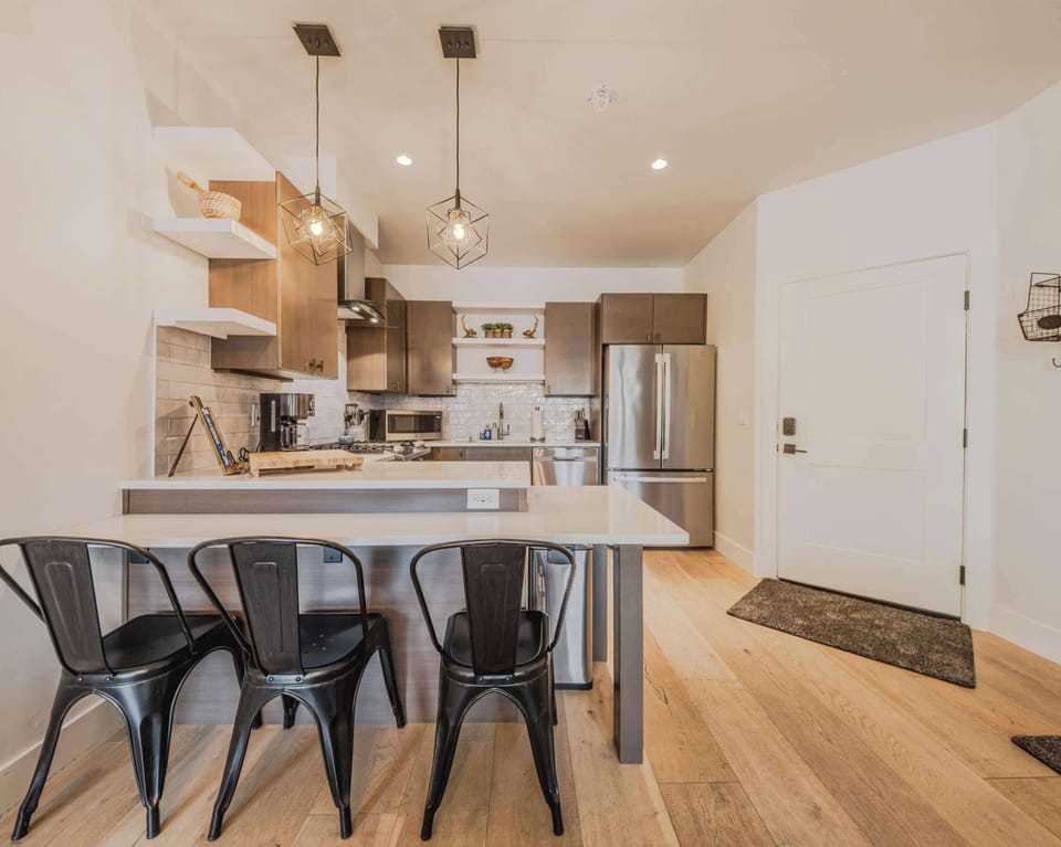 Condo, Multiple Beds, Balcony, Mountain View (Whitefish Loft) | Private kitchen