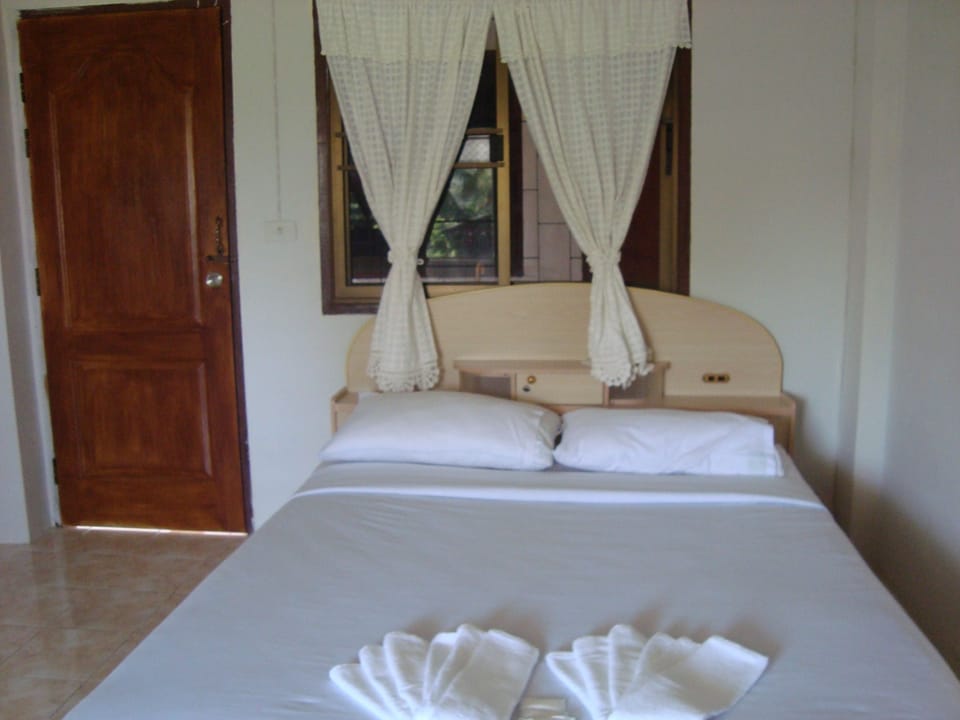 Rollaway beds, free WiFi