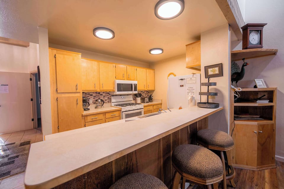 Condo, Multiple Beds, Balcony, Mountain View (Creekside Chalet) | Private kitchen