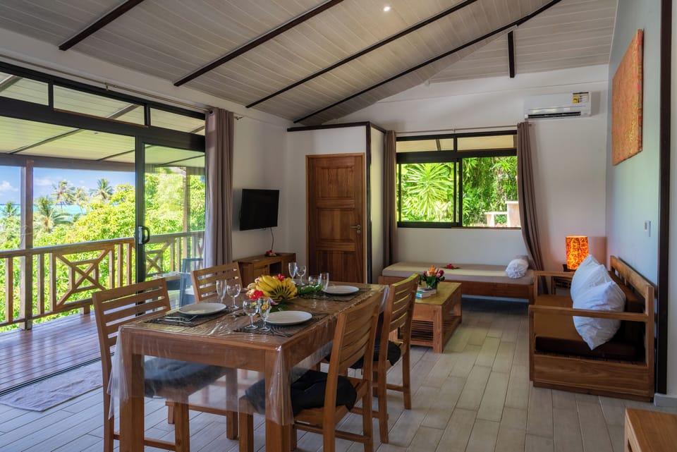 House, Patio, Sea View | Living area