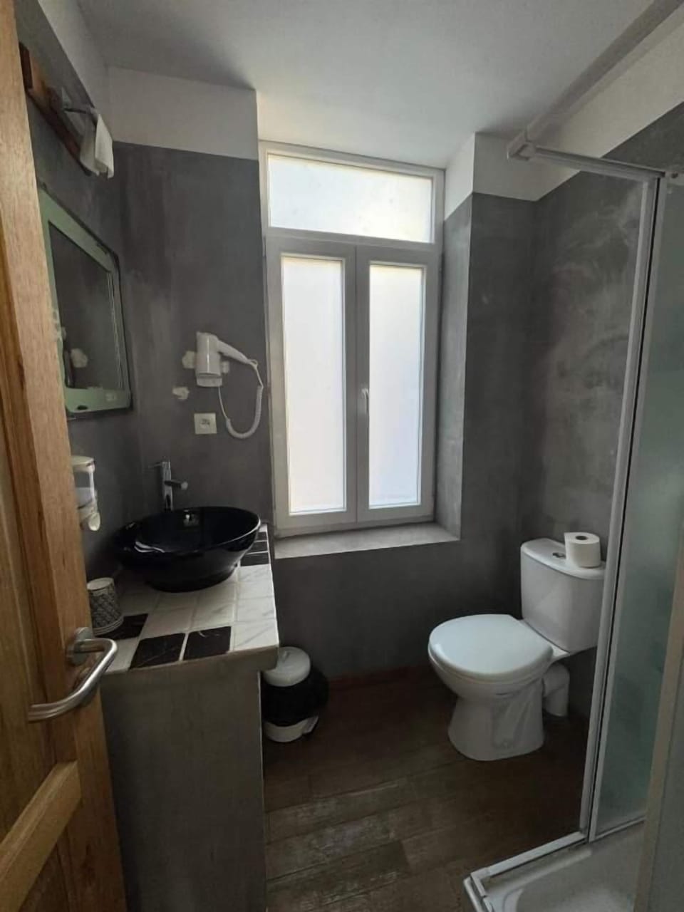 Standard Room | Bathroom | Shower, free toiletries, hair dryer, towels