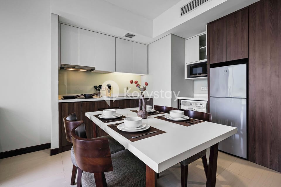 Apartment, 2 Bedrooms, City View | Dining room