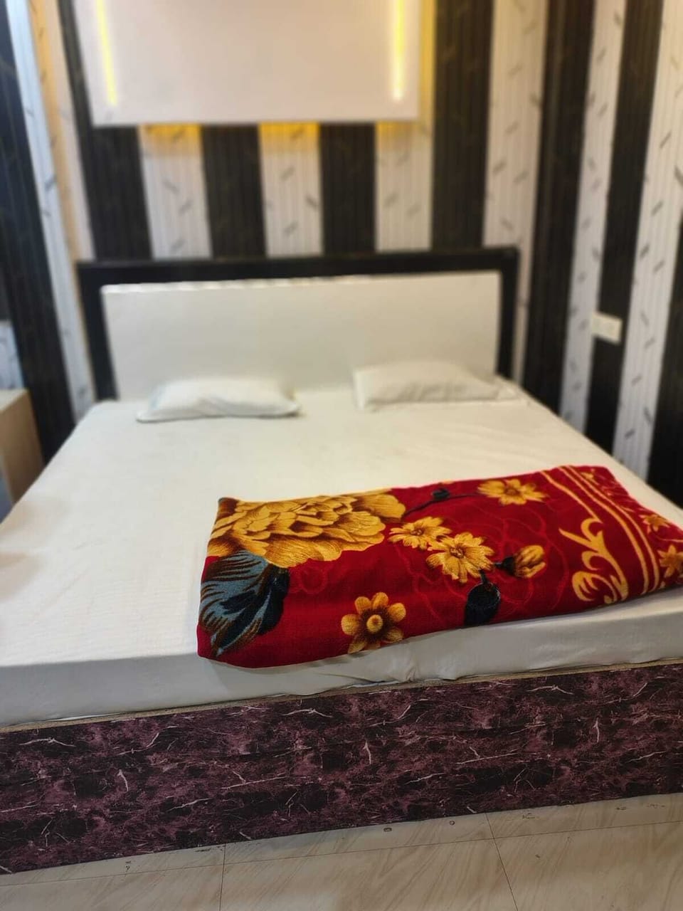 Deluxe Room | Rollaway beds, free WiFi, bed sheets