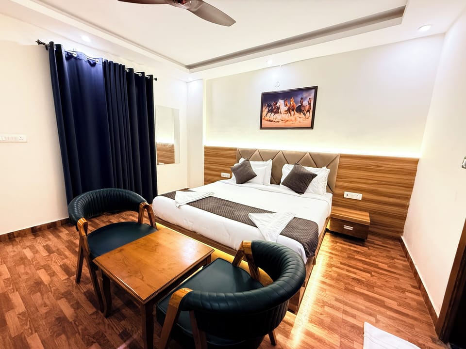 Deluxe Double Room, City View | Premium bedding, memory foam beds, individually furnished, desk