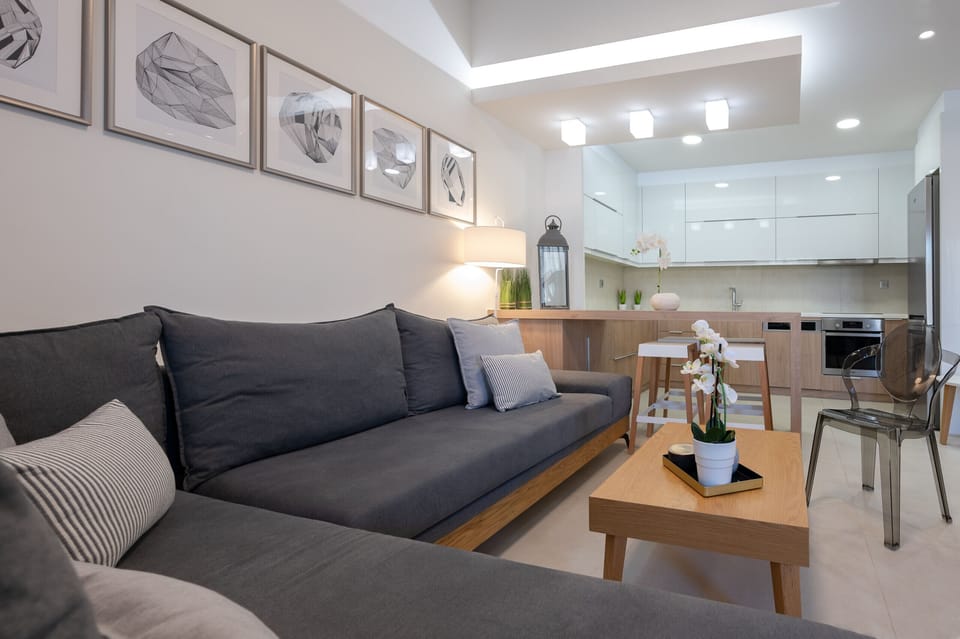 Apartment, 3 Bedrooms, Private Pool | Living room