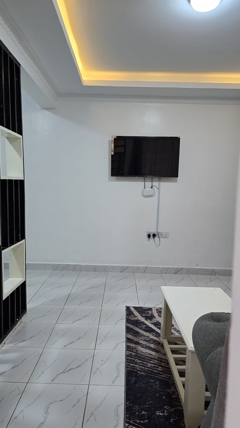Deluxe Apartment | Living area | 32-inch Smart TV with digital channels, Netflix, streaming services