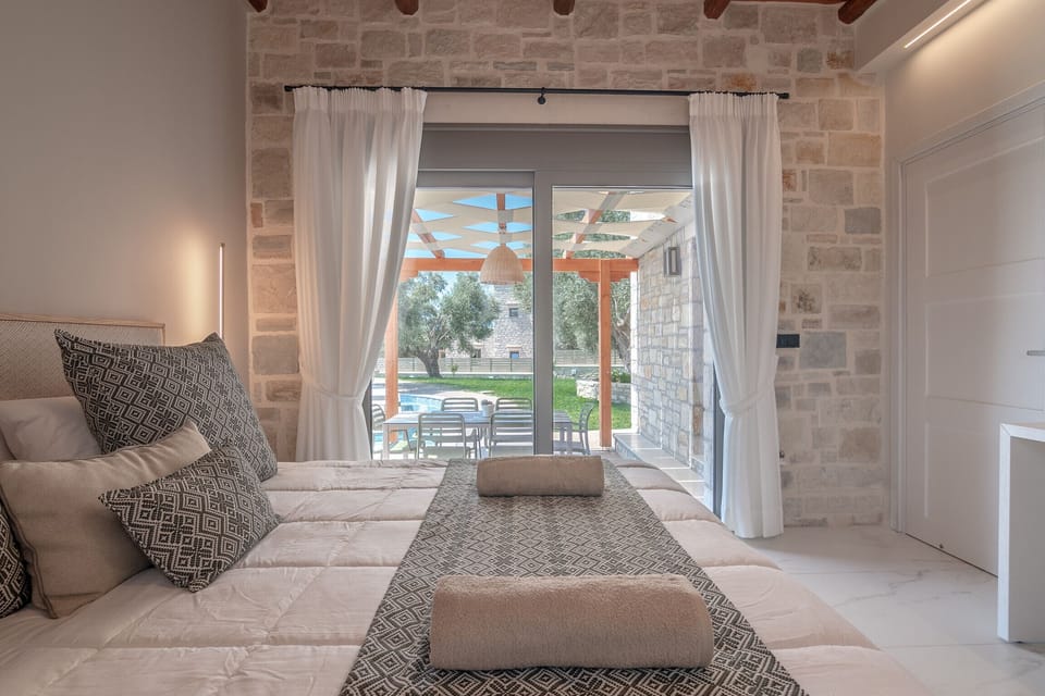 Villa, 3 Bedrooms, Private Pool, Mountain View | 3 bedrooms, free cribs/infant beds, bed sheets