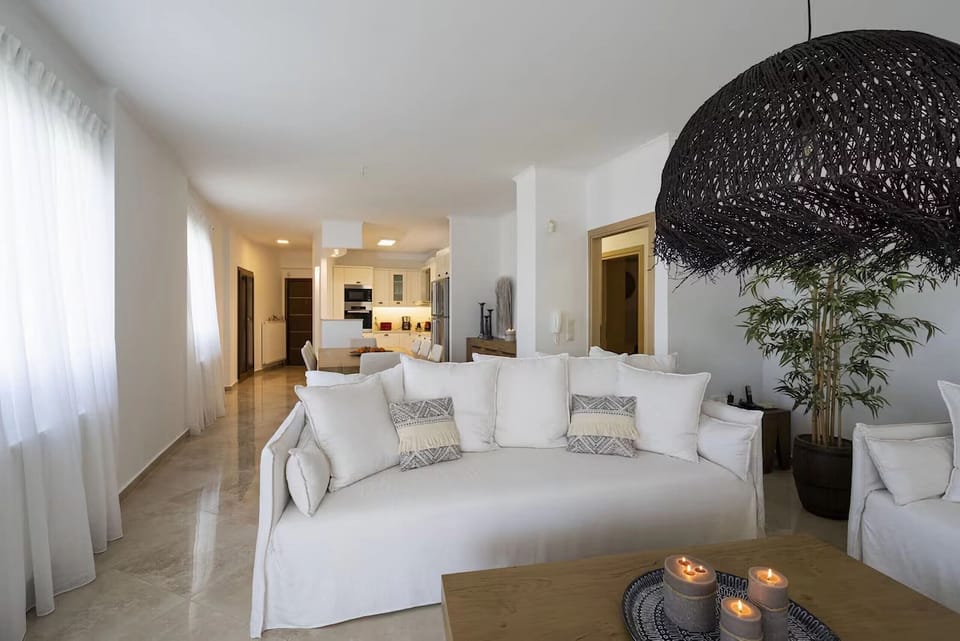Apartment, 4 Bedrooms, Smoking, Terrace | Living room