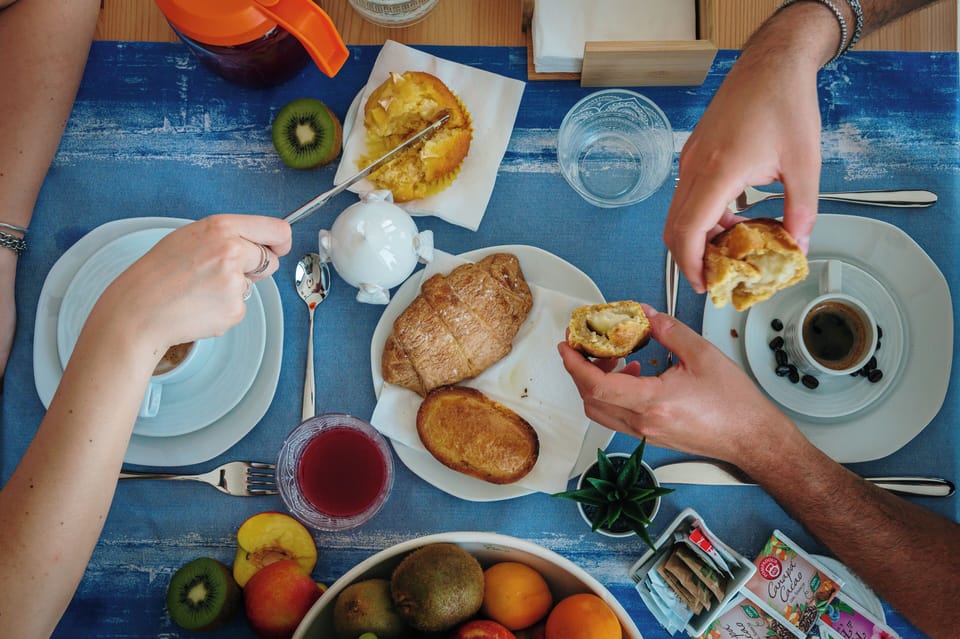 Free daily cooked-to-order breakfast