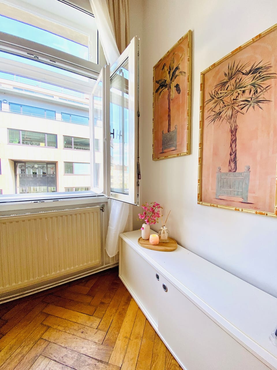 Basic Apartment | Iron/ironing board