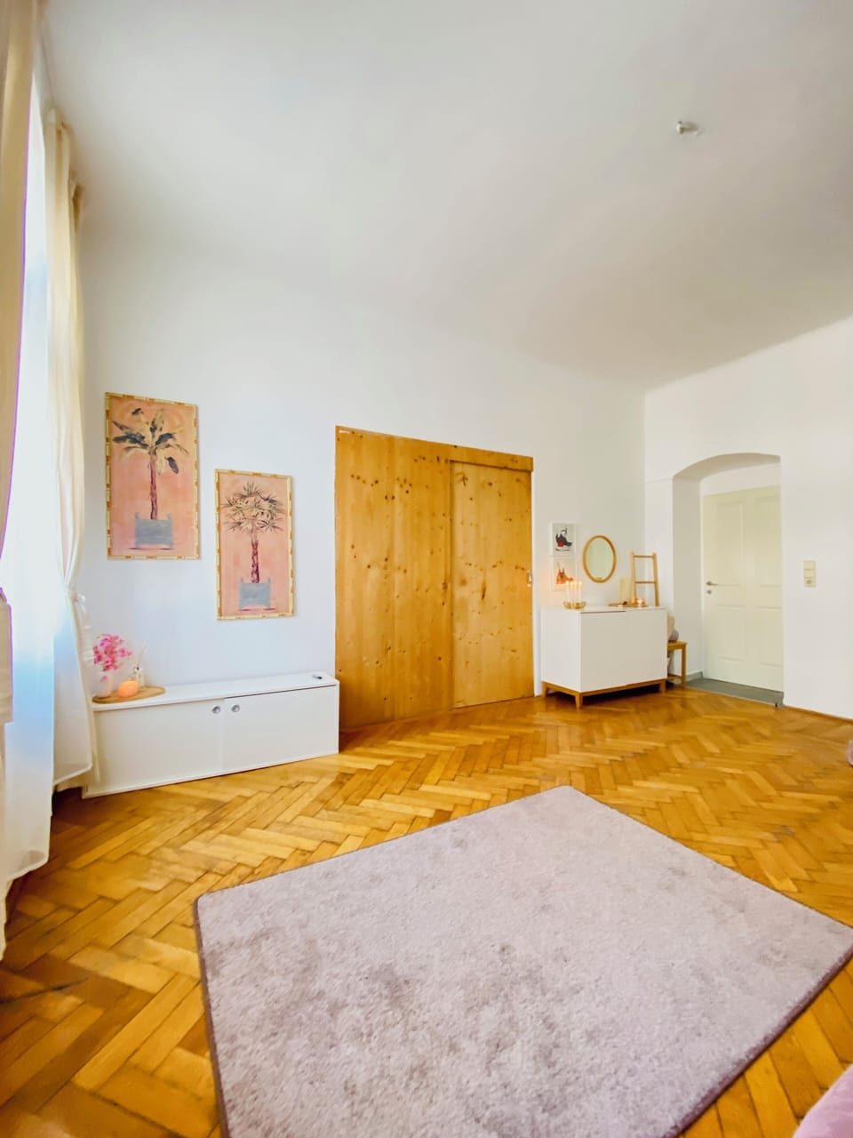 Basic Apartment | Iron/ironing board