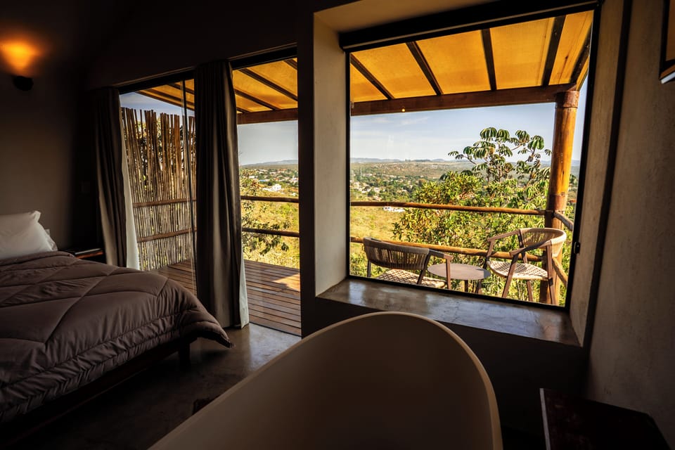 Premium Bungalow, Lanai, Mountain View | WiFi (free), bed sheets