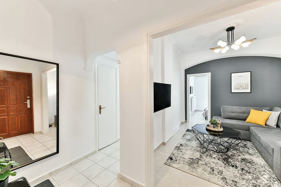 Apartment | Living area | Flat-screen TV