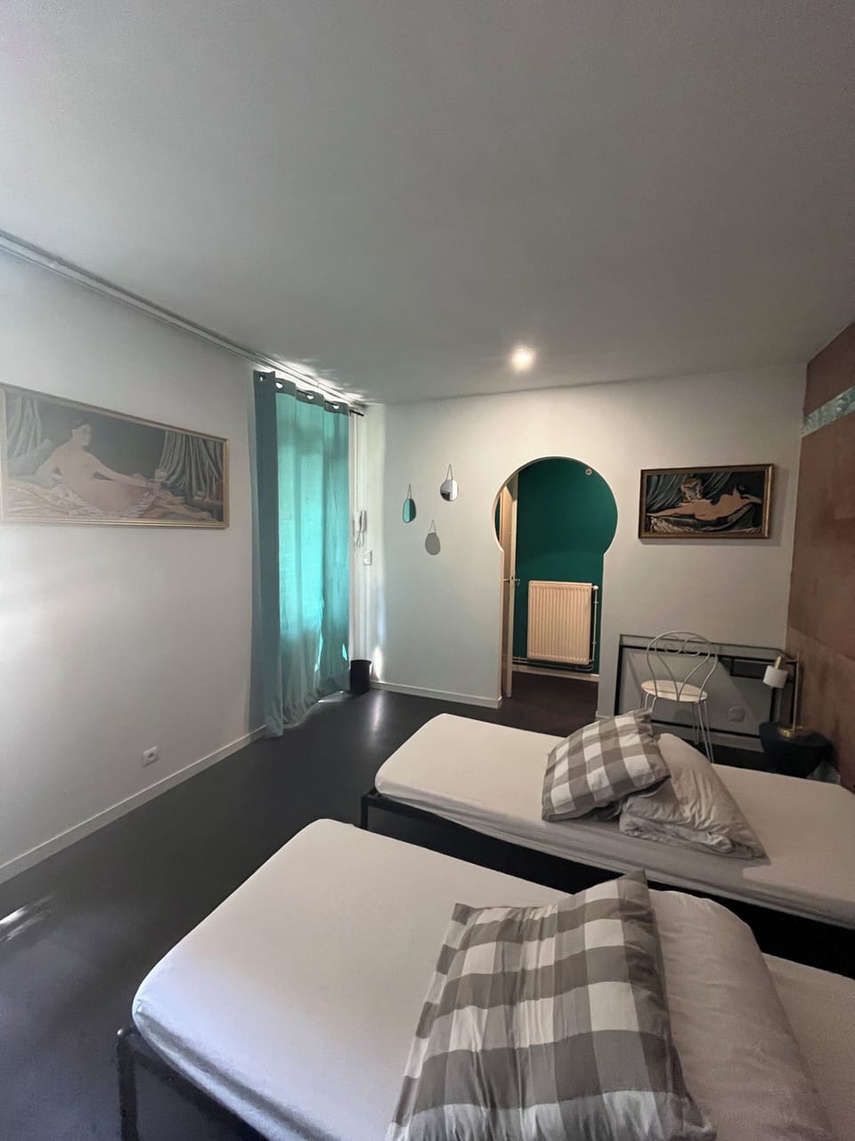 Chambre double ou Dortoir privatif à 5 lits | WiFi (free)