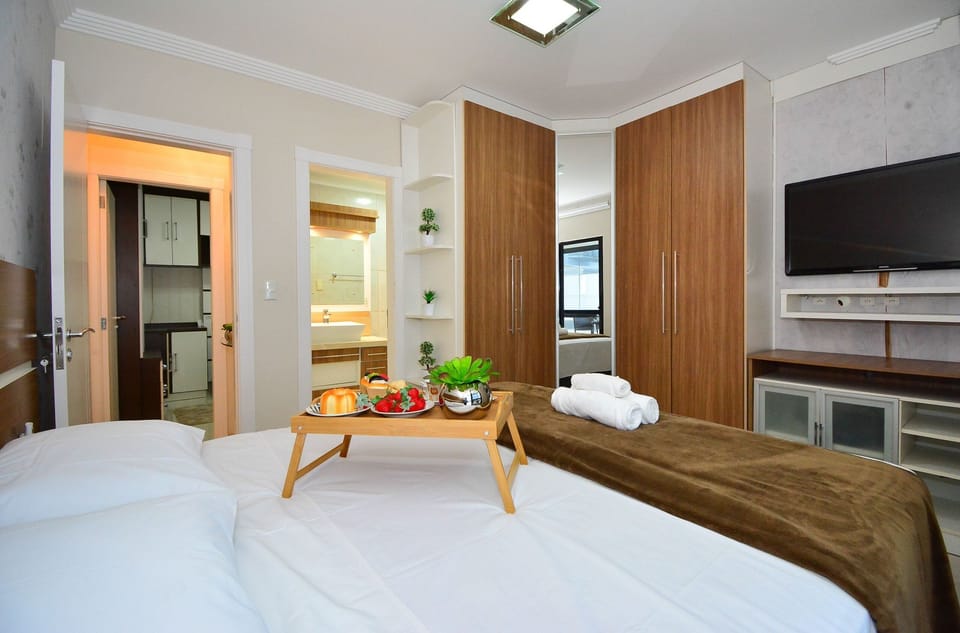Apartment | Blackout drapes, free WiFi