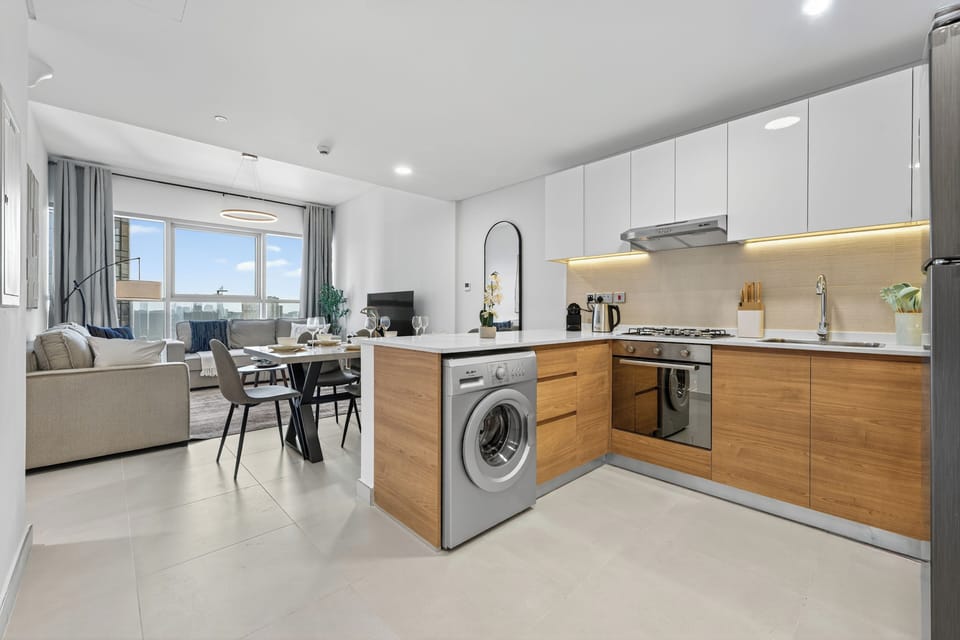 Deluxe Apartment, Balcony, City View | Private kitchen