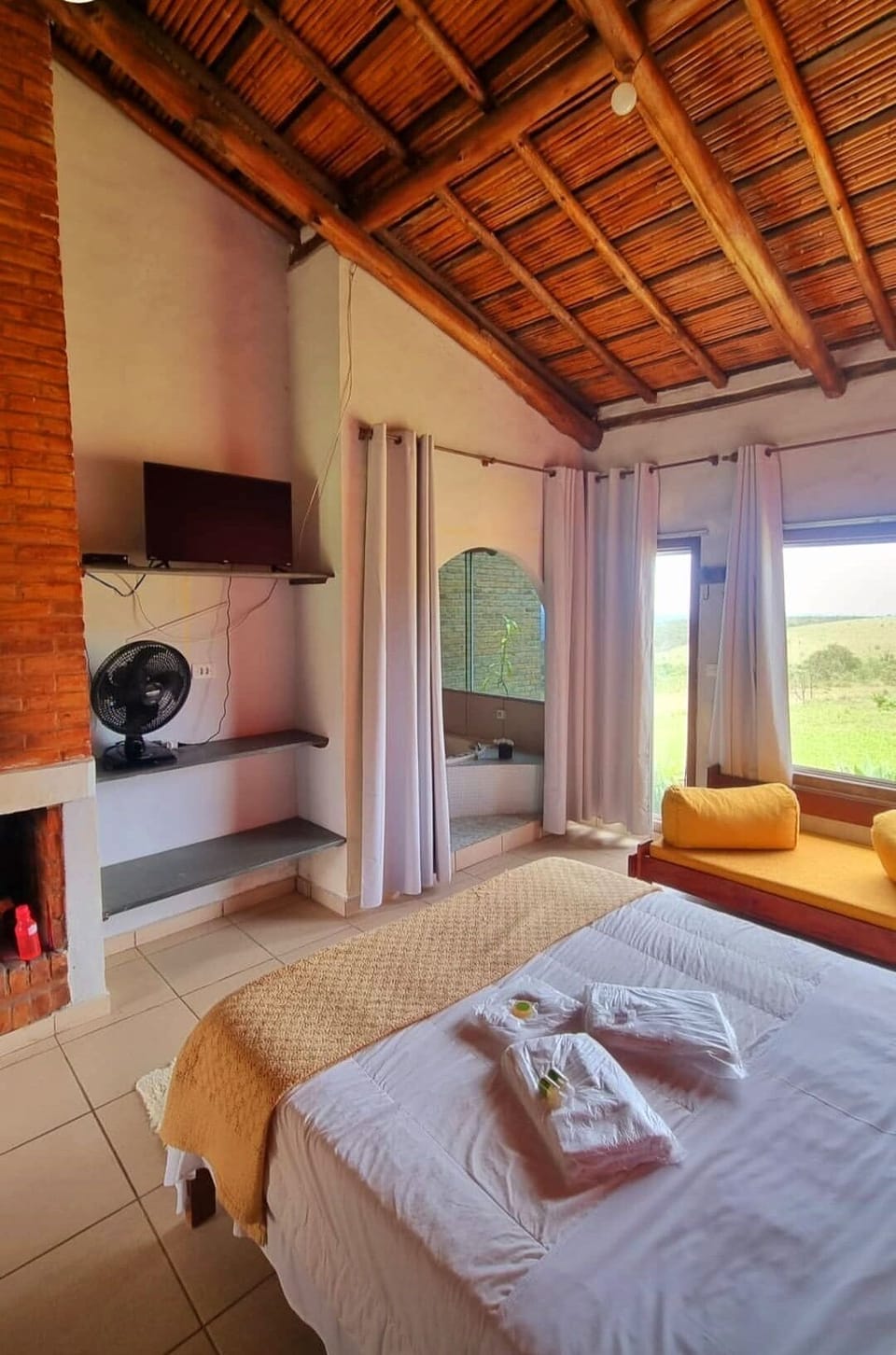 Deluxe Suite, Lanai, Mountain View | Free WiFi