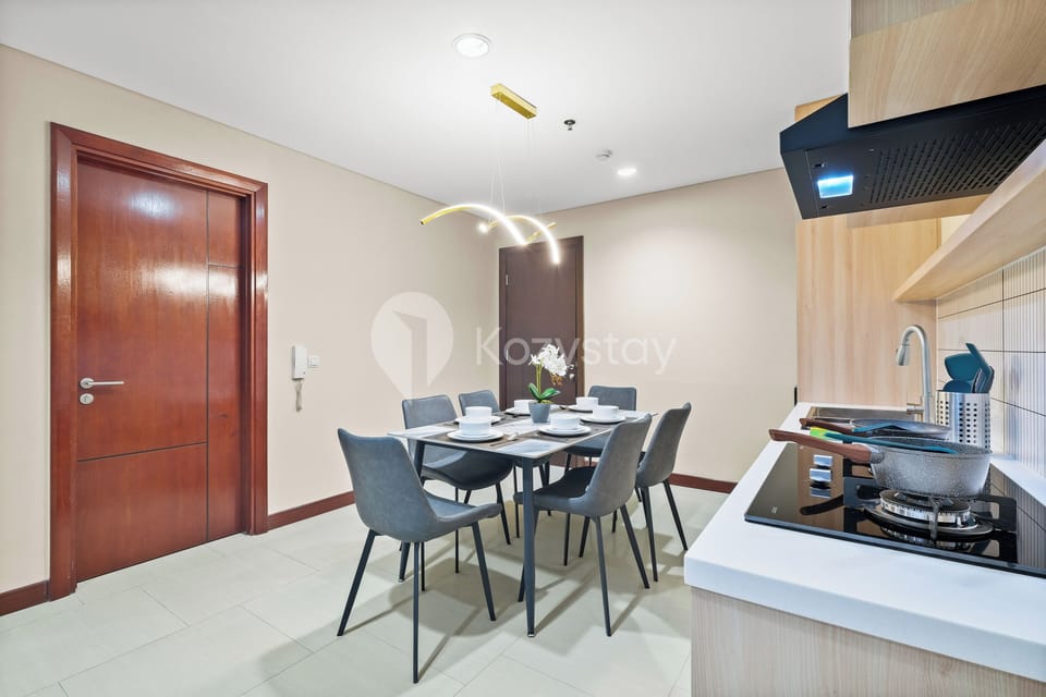 Apartment, 3 Bedrooms, City View | Dining room