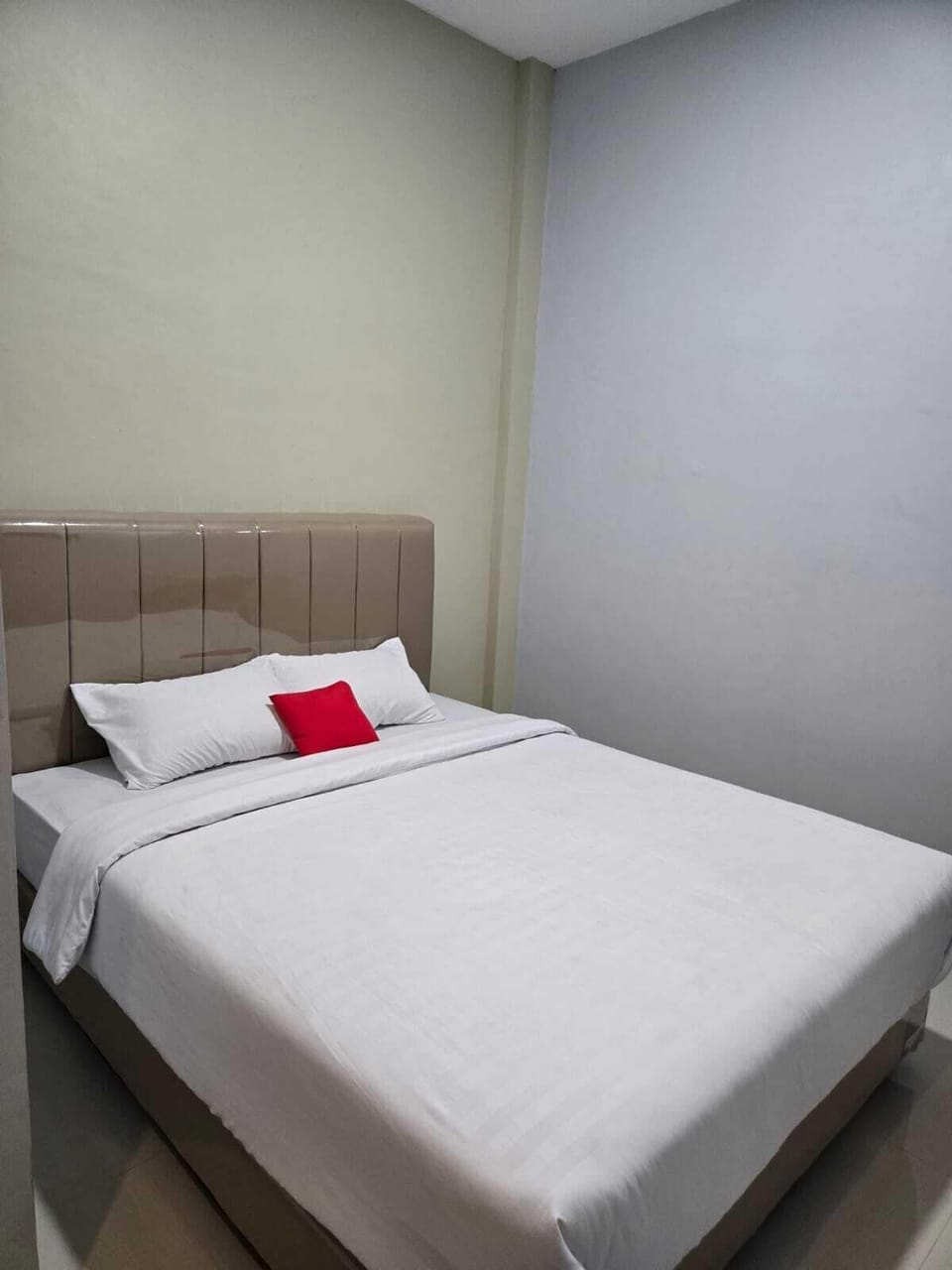 Standard Room | Desk