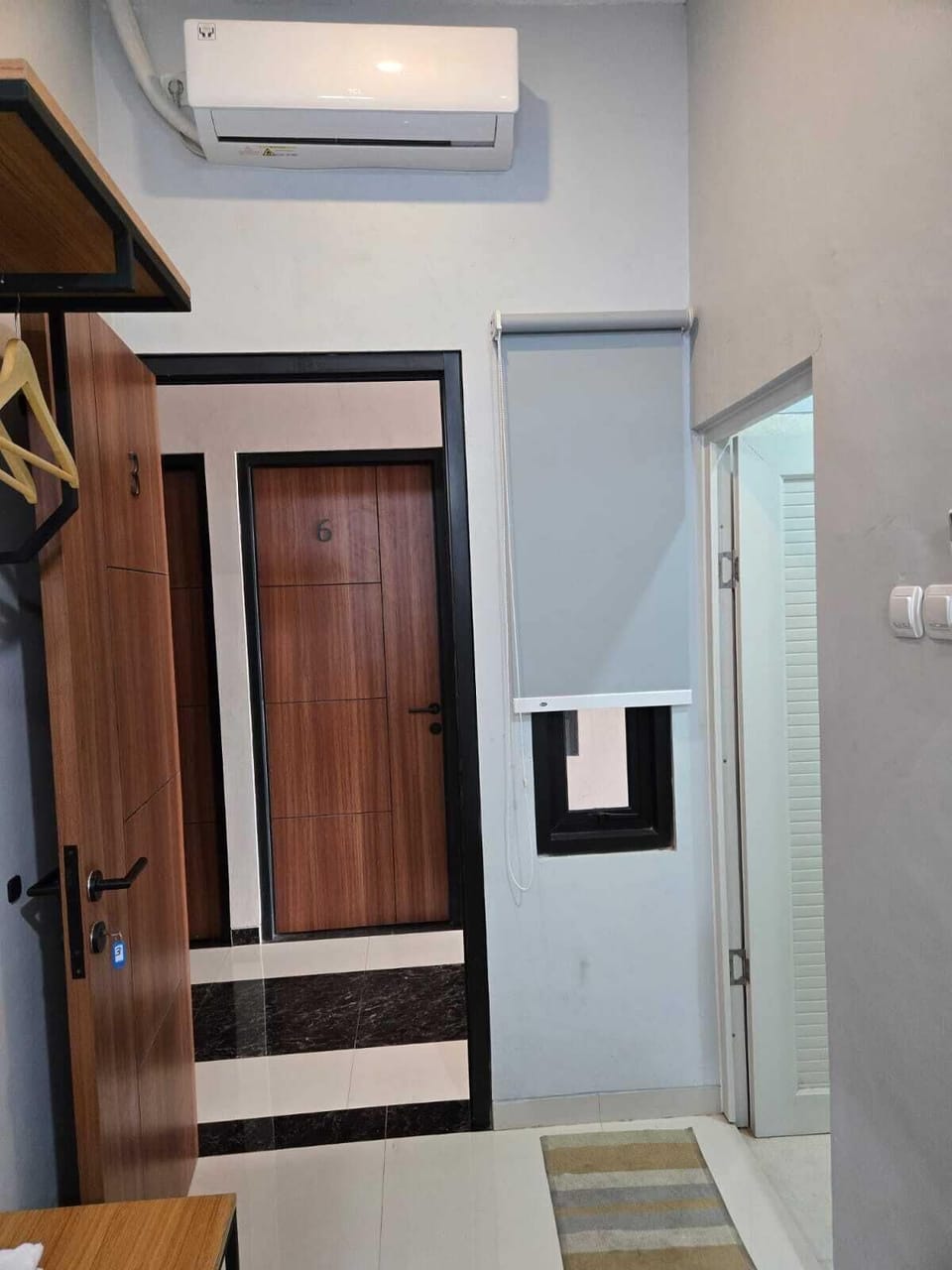 Standard Room | Desk