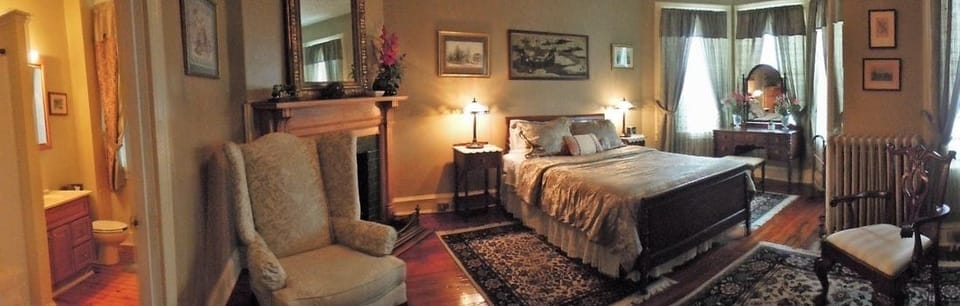 Classic Room, 1 Queen Bed, Fireplace (Wilson Room) | Individually decorated, individually furnished, desk, iron/ironing board