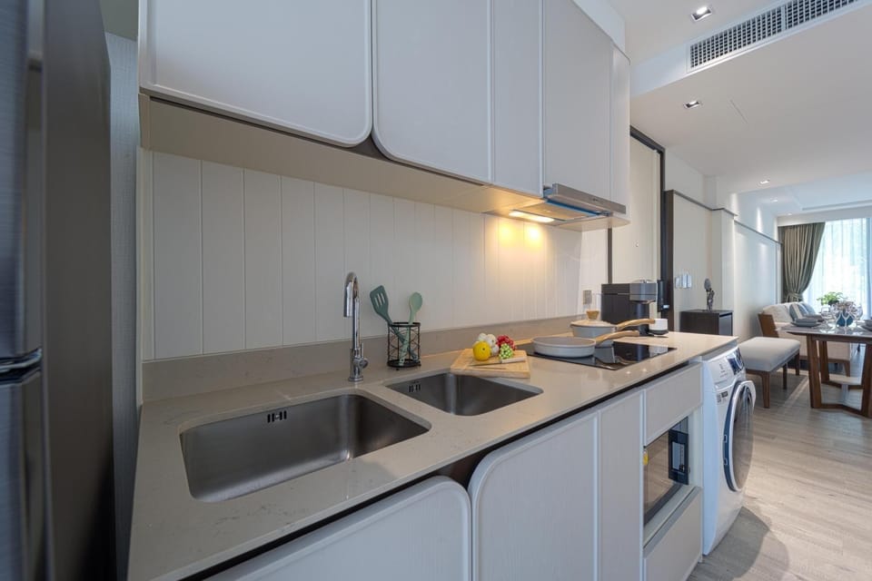 Condo, 2 Bedrooms, Balcony, Pool View | Private kitchen | Toaster
