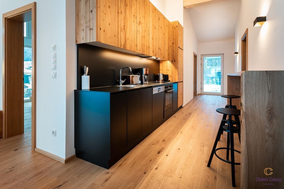 ON TOP with private sauna | Private kitchen | Full-size fridge, microwave, oven, stovetop