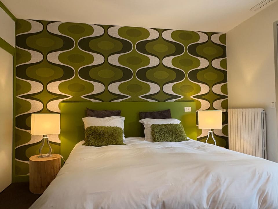Comfort Suite, Balcony, Park View | Desk, laptop workspace, free WiFi
