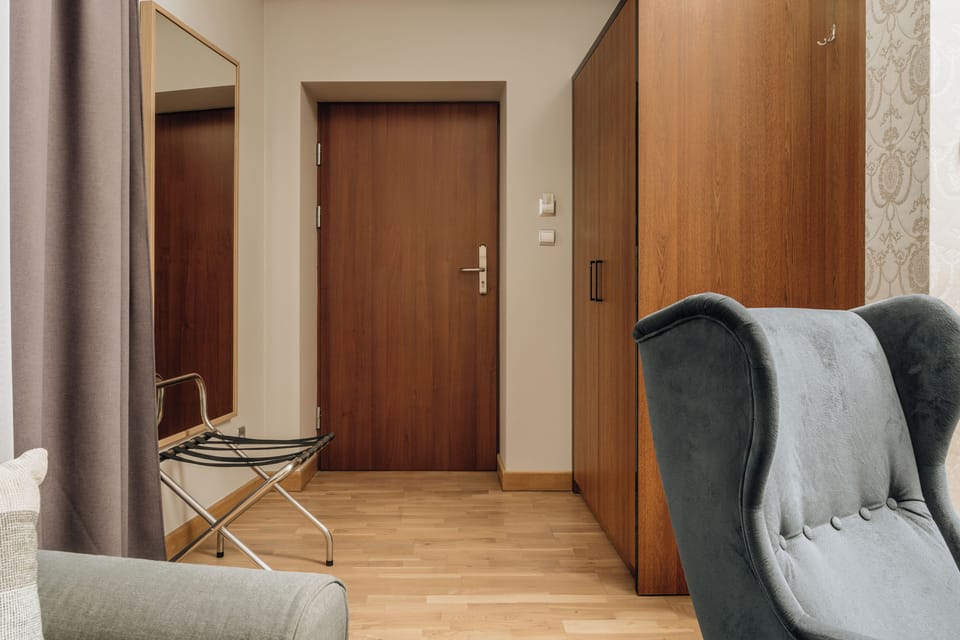Suite, Balcony | Minibar, in-room safe, desk, iron/ironing board (on request)