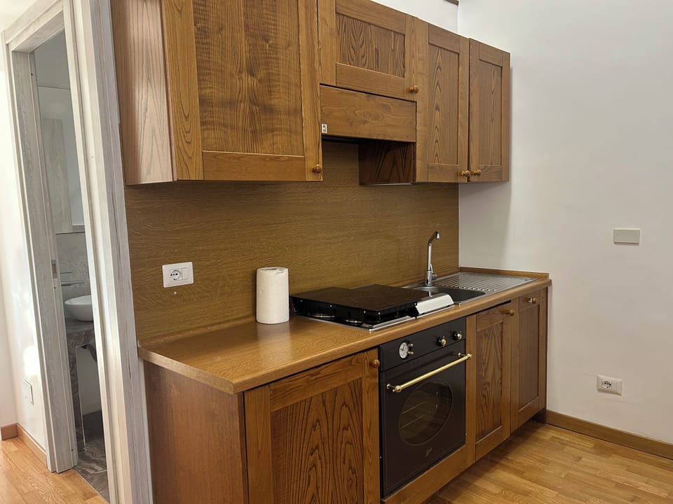 Apartment (2 Bedrooms) | Private kitchen | Electric kettle