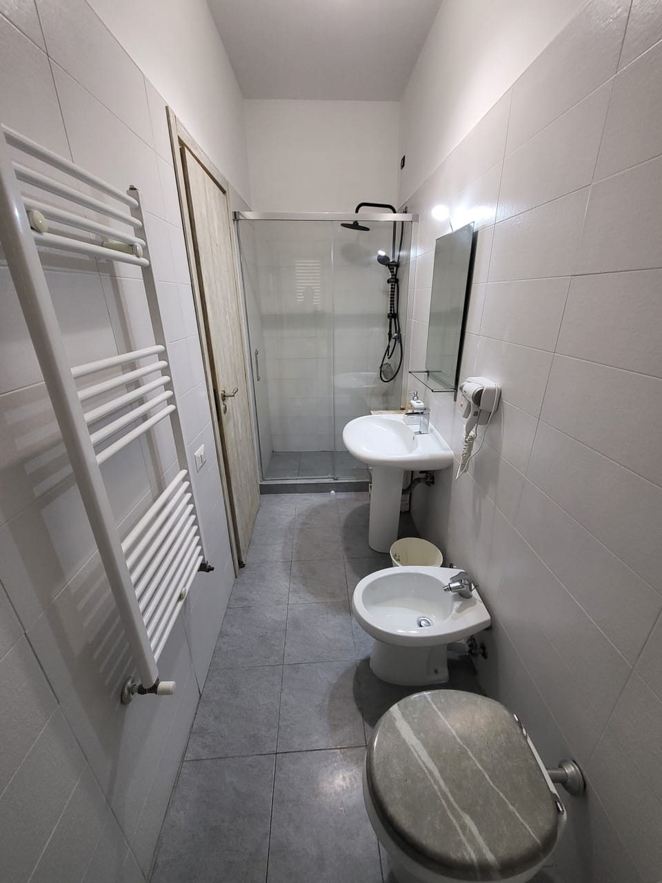 Deluxe Double Room, Patio, Courtyard View | Bathroom | Bathrobes, bidet