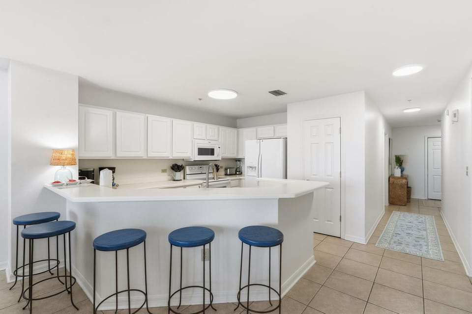 Condo, Multiple Beds (Spanish Key 107) | Private kitchen | Oven, toaster