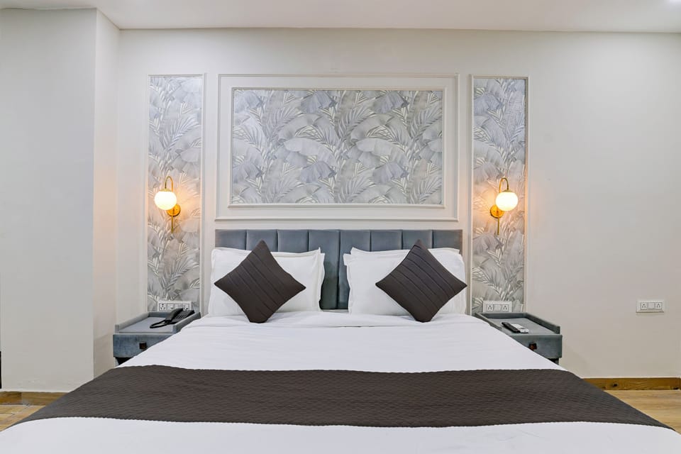 Classic Double Room, City View | Soundproofing, iron/ironing board, free WiFi