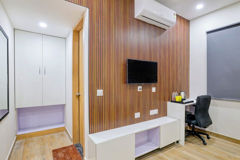 Classic Double Room, City View | Soundproofing, iron/ironing board, free WiFi