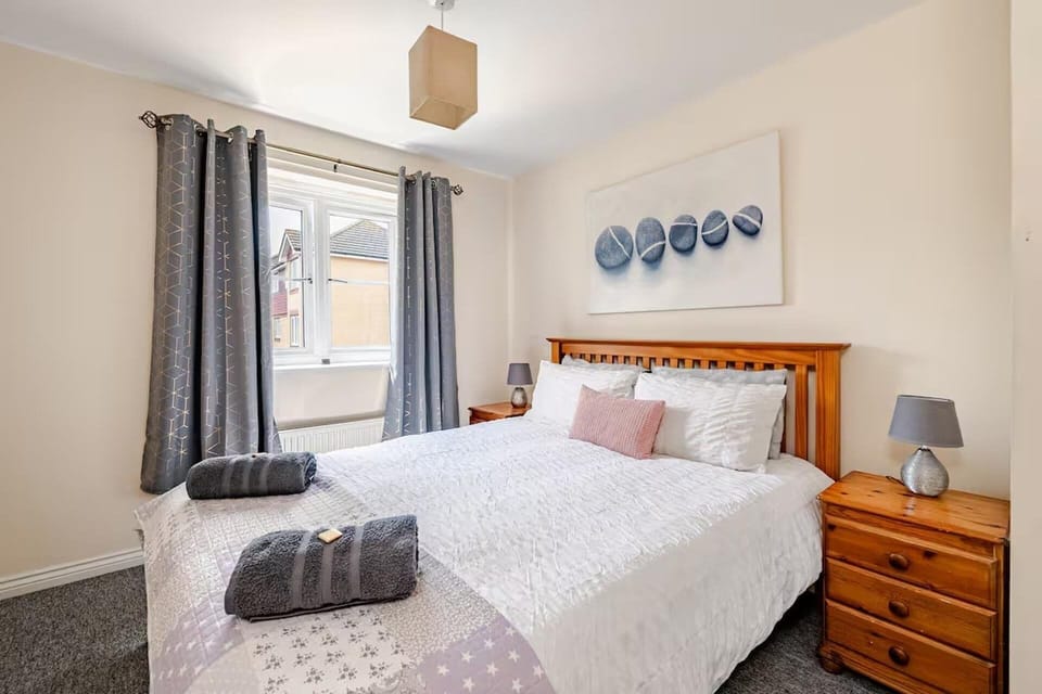 2 Bed Flat - Sleeps 4 - Pets - Parking - Garden Apartment in Portsmouth